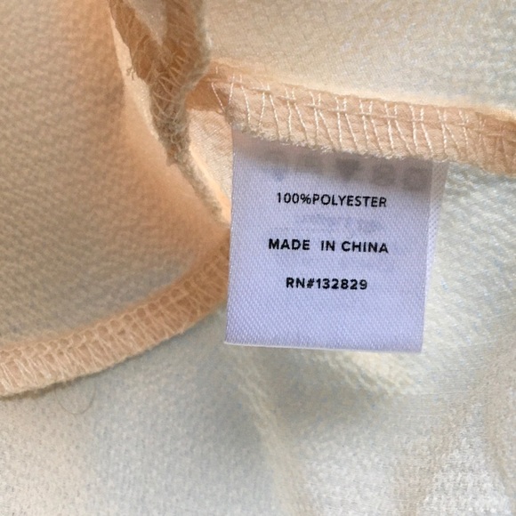 NWT Superdown Kristina Blush Button Neck Halter Keyhole Blouse Women’s Size S - Picture 4 of 5